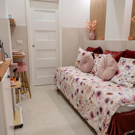 Palazzo Nicolaus Del Lungomare Bed & Breakfast Bari Exterior foto