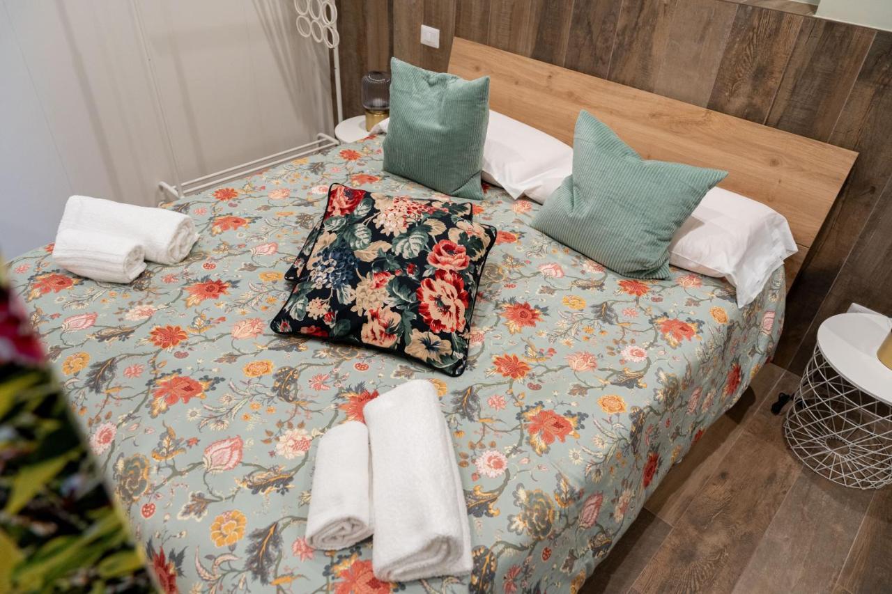 Palazzo Nicolaus Del Lungomare Bed & Breakfast Bari Exterior foto